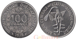 Западная Африка (BCEAO). 100 франков 1975 год. Пилорылый скат.