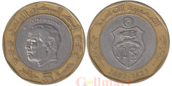 Тунис. 5 динаров 2002 год. 2 года со дня смерти Хабиба Бургиба. (звезды с узором)