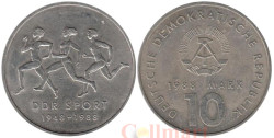 ГДР. 10 марок 1988 год. 40 лет Союзу физкультуры и спорта.