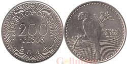 Колумбия. 200 песо 2014 год. Красный ара.