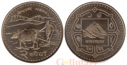 Непал. 2 рупии 2009 год. Крестьянин, пашущий на двух буйволах.