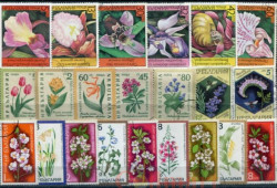 Набор марок. Болгария. Цветы. 22 марки + планшетка. № 1355.