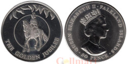 Фолклендские острова. 50 пенсов 2002 год. Золотой юбилей - Елизавета II на лошади.